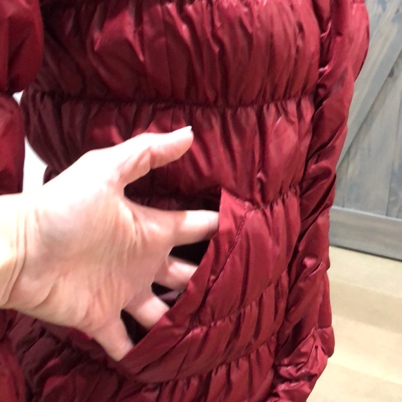 Beautiful Red Zip Button Mini Puffer Jacket - Picture 4 of 10